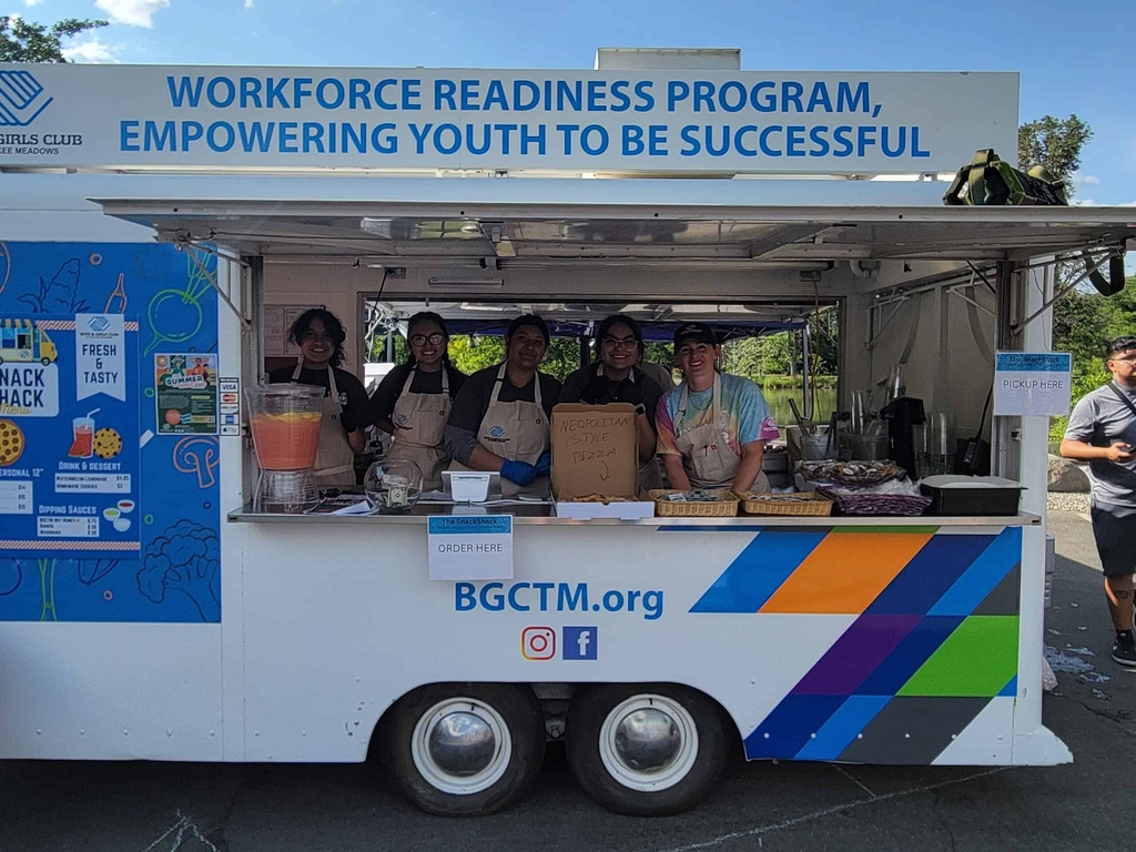BGCTM food truck teen preparing pizza